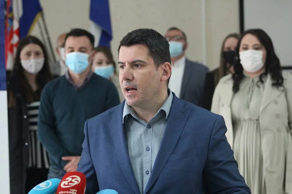VELIČANSTVENA ZAVRŠNICA U GRABRIKU: Ekipa ʼSamsoneʼ osvojila Požegu i pokazala ogromno srce