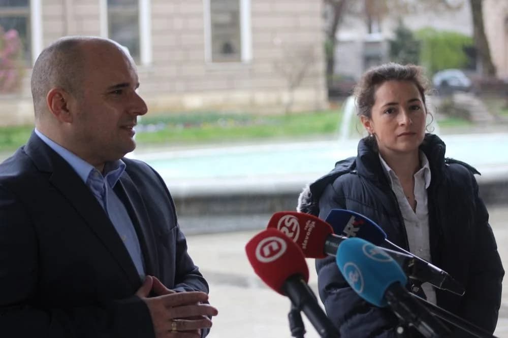 Tražila se ulaznica više: Plesna večer uz sastav Gold oduševila Požežane u dvorani Luki