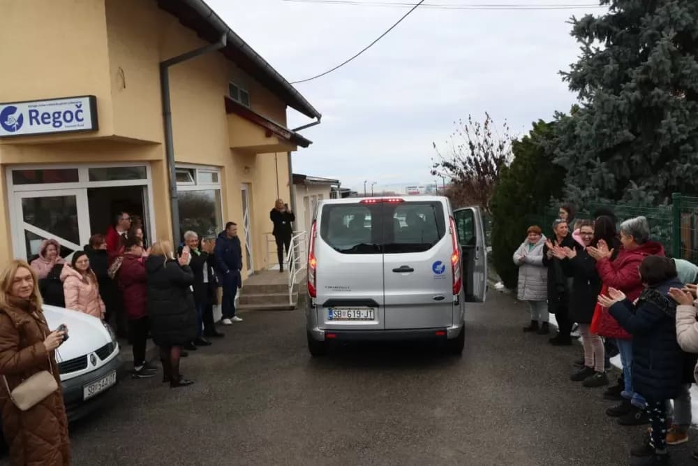 Radost koja spaja: Novi kombi za Udrugu Regoč donosi sigurnost, osmijehe i veću uključenost