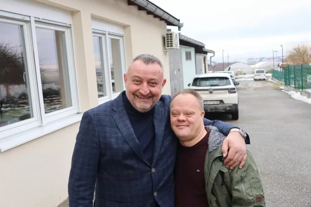 Radost koja spaja: Novi kombi za Udrugu Regoč donosi sigurnost, osmijehe i veću uključenost
