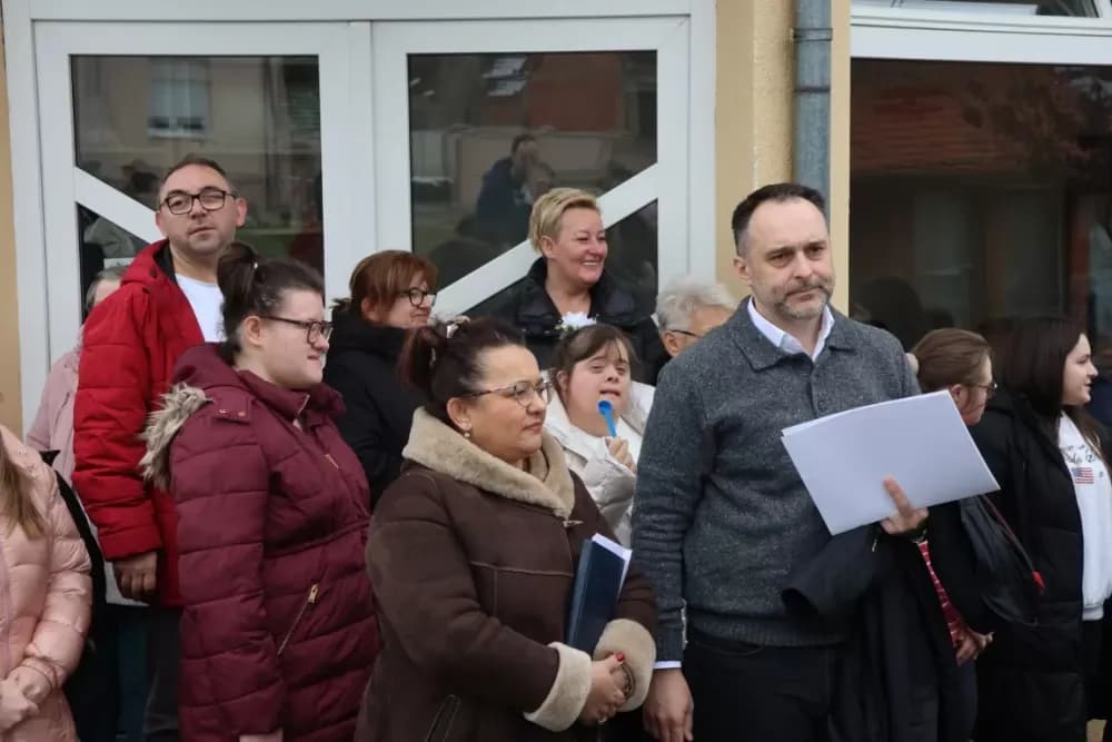 Radost koja spaja: Novi kombi za Udrugu Regoč donosi sigurnost, osmijehe i veću uključenost
