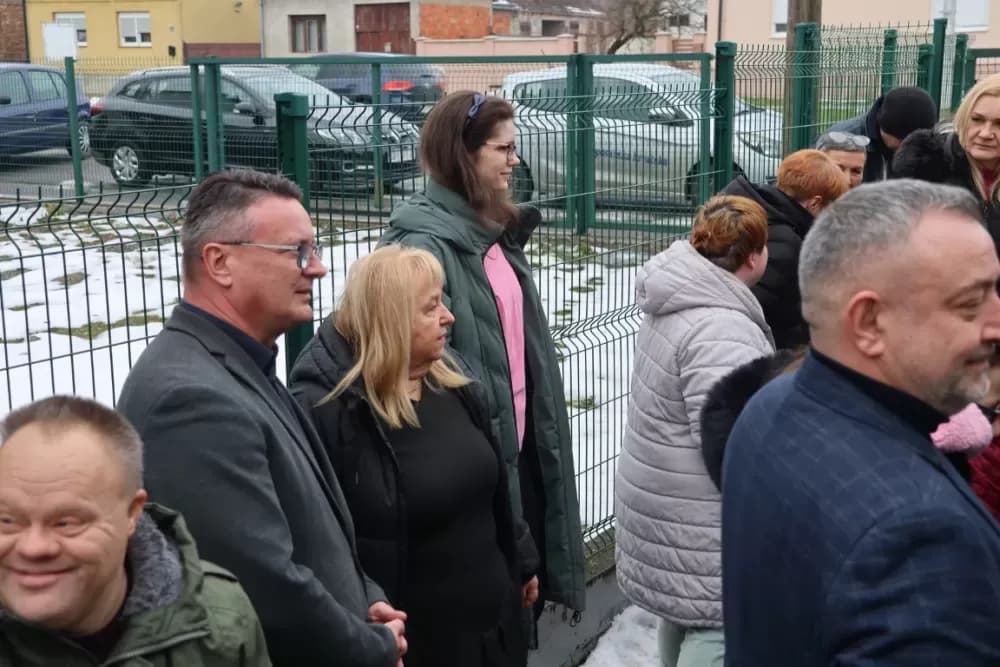 Radost koja spaja: Novi kombi za Udrugu Regoč donosi sigurnost, osmijehe i veću uključenost