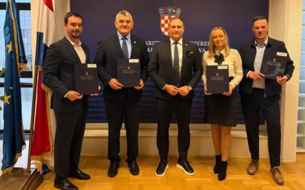 Rektor Samardžić u ime Sveučilišta u Slavonskom Brodu potpisao ugovor o stipendijama