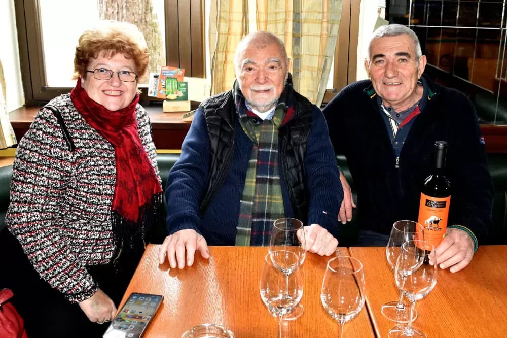 Bivši predsjednik Mesić tradicionalno proslavio Vincelovo u vinskoj prijestolnici Kutjevu