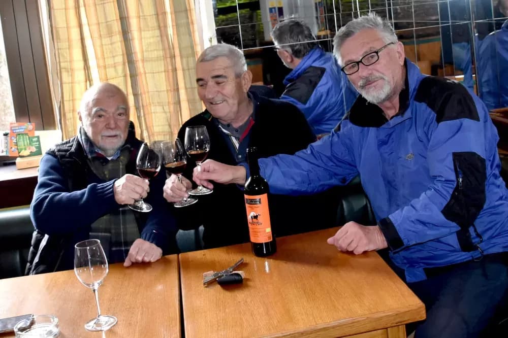 Bivši predsjednik Mesić tradicionalno proslavio Vincelovo u vinskoj prijestolnici Kutjevu