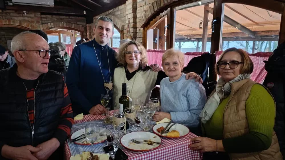 Vinobus Radio Slavonije krenuo na jubilarnu 20. vinsku rutu