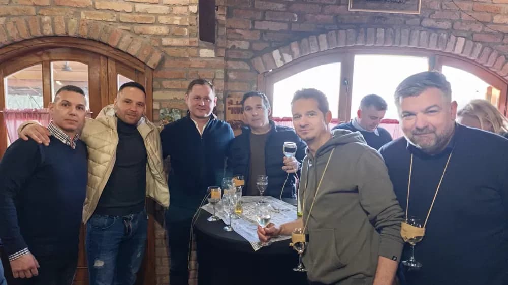 Vinobus Radio Slavonije krenuo na jubilarnu 20. vinsku rutu