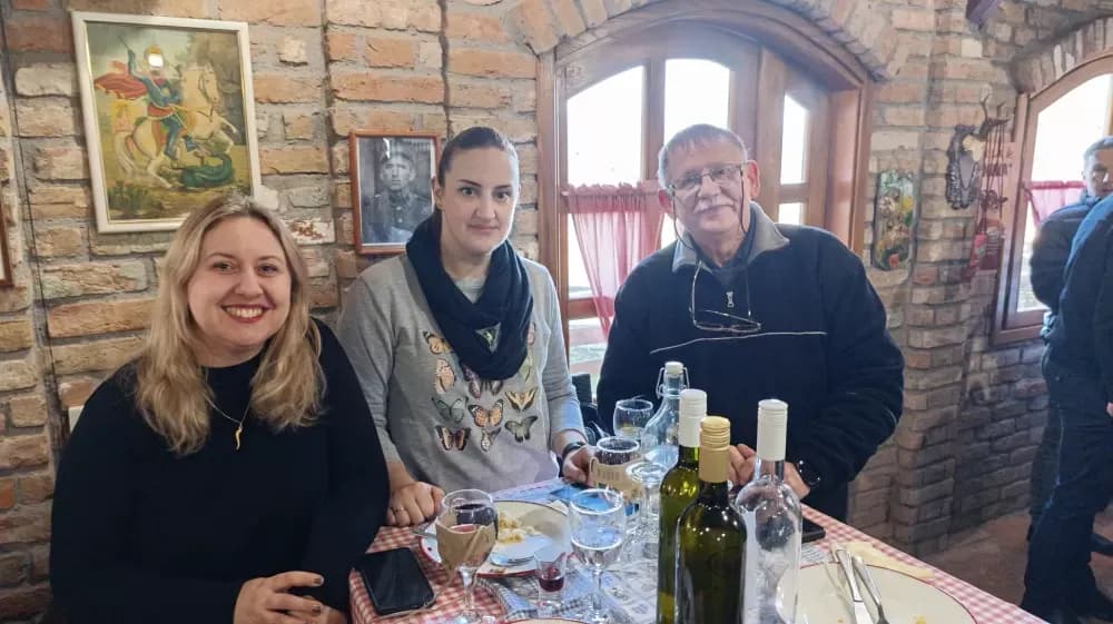 Vinobus Radio Slavonije krenuo na jubilarnu 20. vinsku rutu