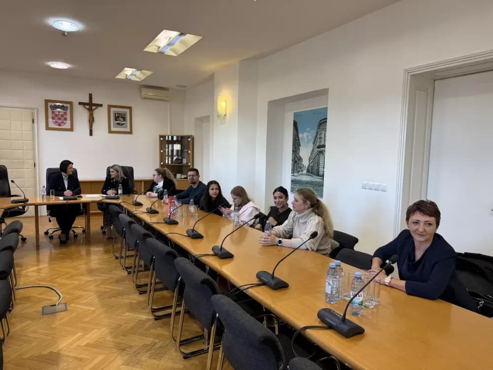 Upriličen prijem učenika Erasmus+ projekta „Green, Digital, Active“ u Gradskoj upravi