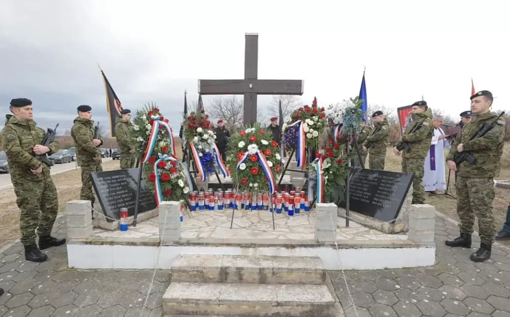 Slavonski Brod i Kašić odali počast poginulim Kobrama VRO Maslenica
