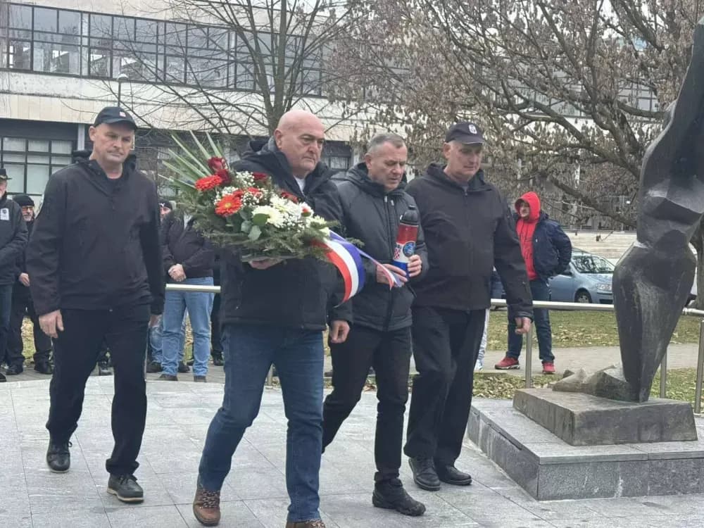 Slavonski Brod i Kašić odali počast poginulim Kobrama VRO Maslenica