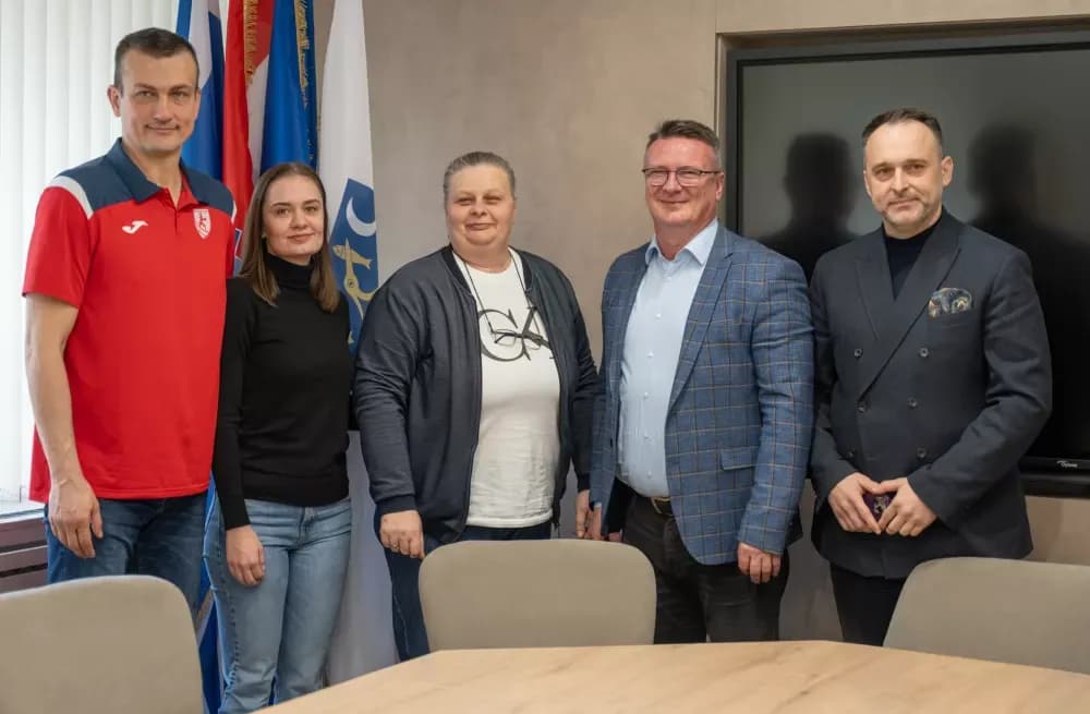 Župan Marušić i zamjenik Šimić primili predstavnike ŽKK Brod na Savi