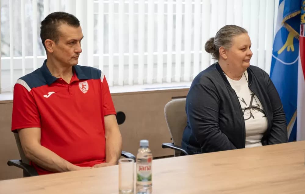 Župan Marušić i zamjenik Šimić primili predstavnike ŽKK Brod na Savi