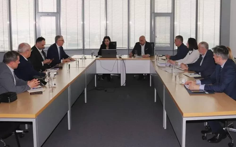 Kvaliteta zraka u Slavonskom Brodu u fokusu sastanka Ministarstva, Županije i Grada