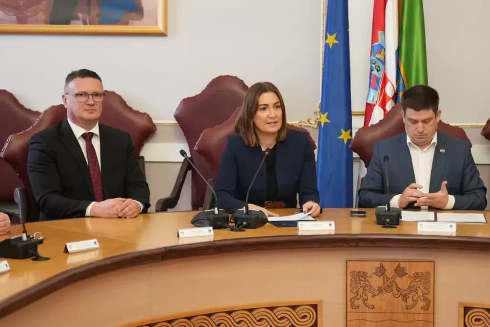 Danijel Marušić na potpisivanju ugovora: Čvor Požega otvara nove razvojne prilike za Brodsko-posavsku županiju