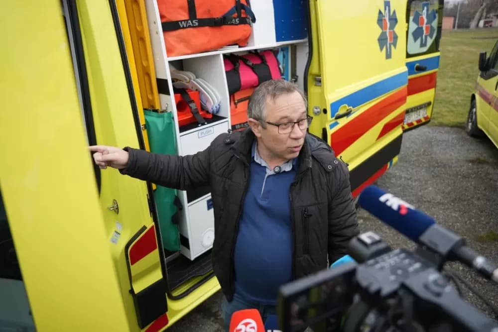 Primopredaja četiri nova vozila za hitnu – snažan iskorak u zdravstvenoj skrbi Brodsko-posavske županije