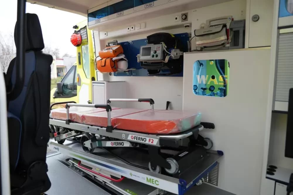 Primopredaja četiri nova vozila za hitnu – snažan iskorak u zdravstvenoj skrbi Brodsko-posavske županije