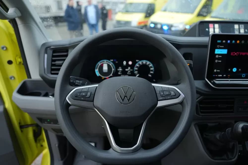 Primopredaja četiri nova vozila za hitnu – snažan iskorak u zdravstvenoj skrbi Brodsko-posavske županije