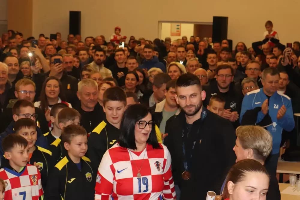 Futsal Vatreni slavonac Sekulić donio novu reprezentativnu medalju i raspametio svoj Oriovac: Mjesto od 1500 stanovnika postalo najtrofejnije u Hrvatskoj