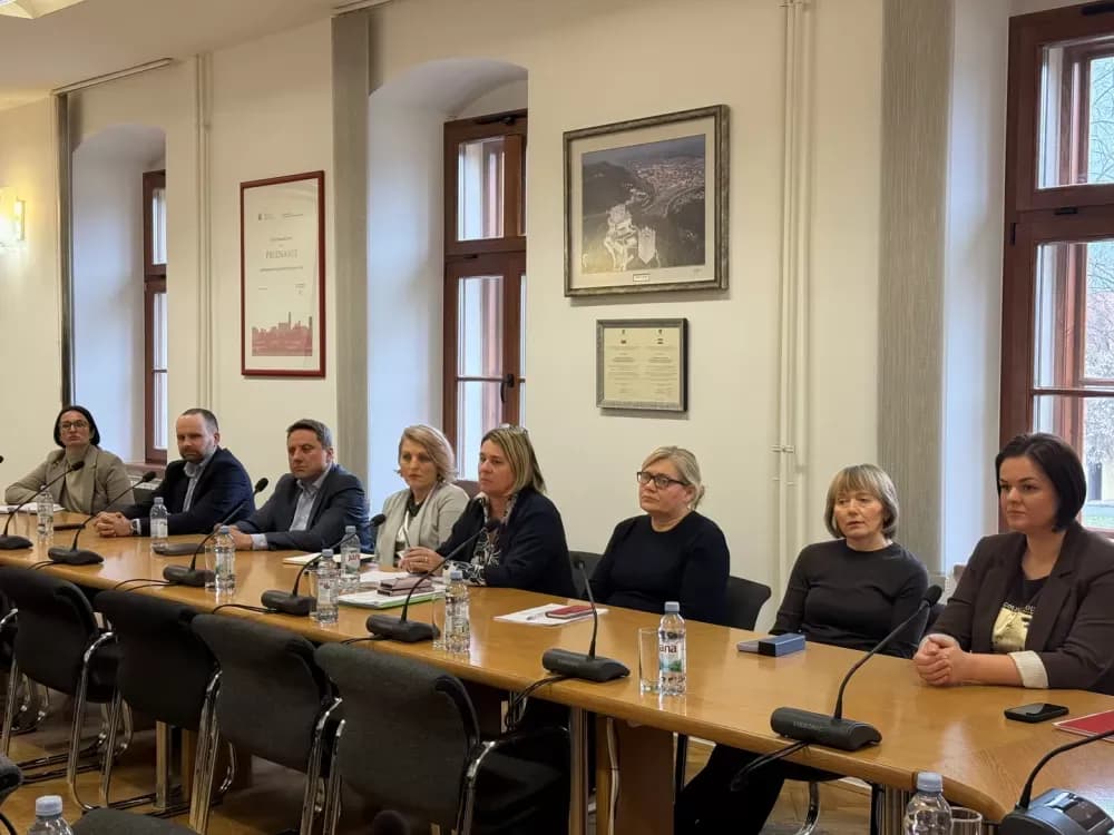 Održan sastanak predstavnika Grada Slavonskog Broda i Hrvatskog novinarskog društva