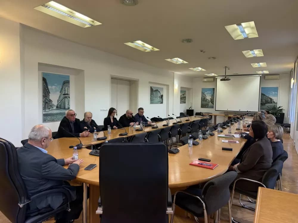 Održan sastanak predstavnika Grada Slavonskog Broda i Hrvatskog novinarskog društva