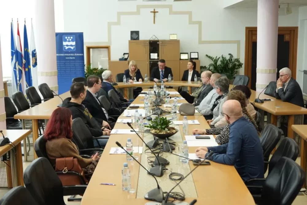 Brodsko-posavska županija ulaže u budućnost kulture: 56 novih ugovora za kulturne projekte