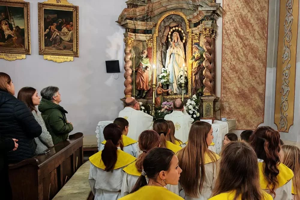 Blagdan Gospe Lurdske svečano proslavljen u župi Bebrina