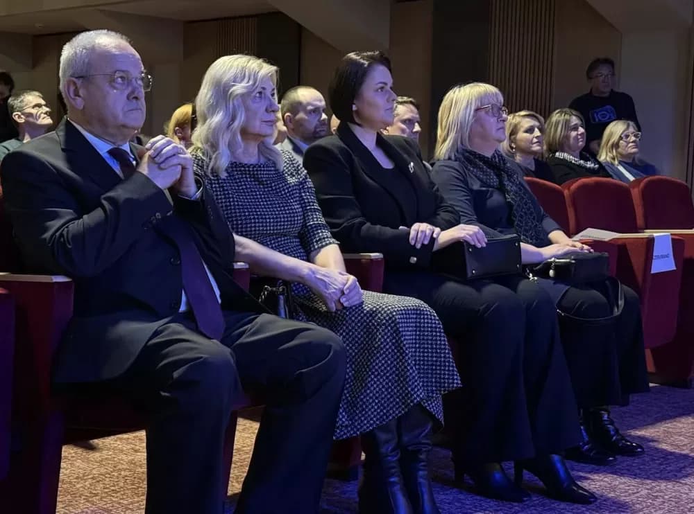 Stoljetni Hrvatski dom zasjao u novom ruhu