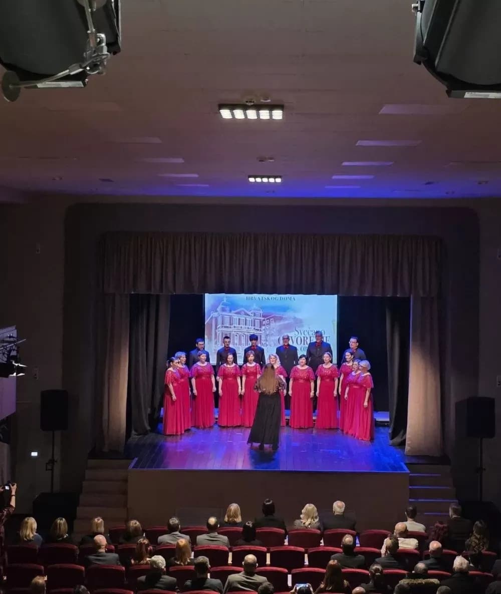 Stoljetni Hrvatski dom zasjao u novom ruhu