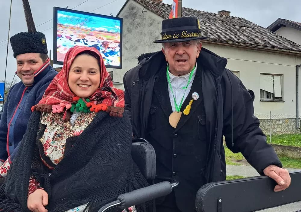 20. POKLADNO JAHANJE U RUŠČICI - Više od 50 pokladnih konjanika projahalo ruščičkim šorovima
