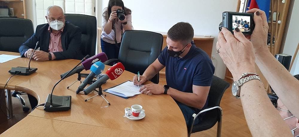 Izložba ilustracija “Svjetlost priča” na “Galeriji svjetlosti”: Dođi i pusti da te „svjetlo” vodi