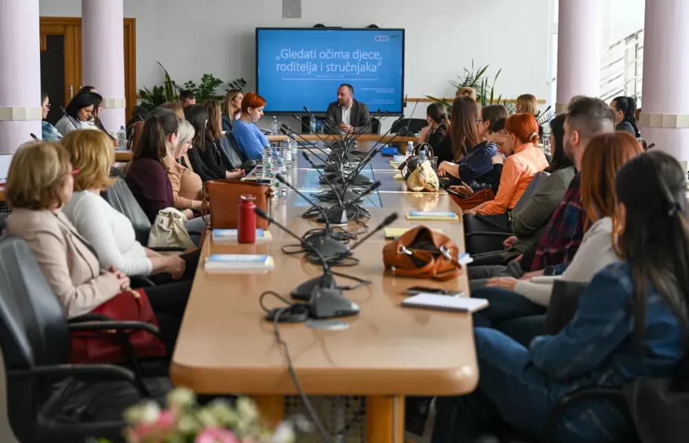 Djeca pod pritiskom suvremenih izazova: Potrebna jača suradnja roditelja i struke