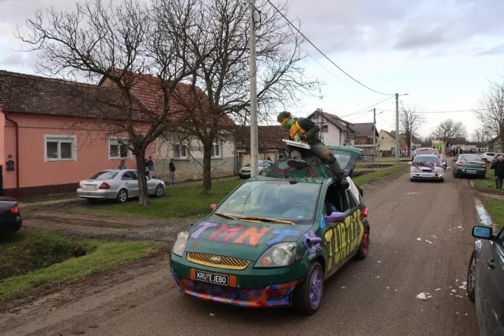 Pokladna povorka i ove godine puna iznenađenja u Donjoj Bebrini