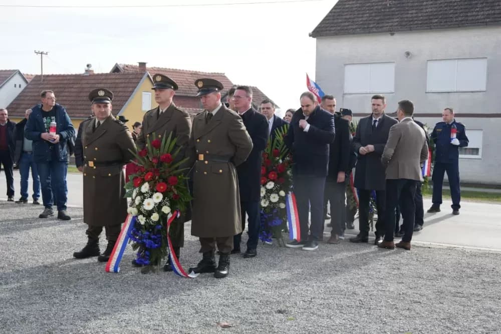 Svečano i dostojanstveno u Sibinju: Odana počast žrtvama i obilježen Dan općine