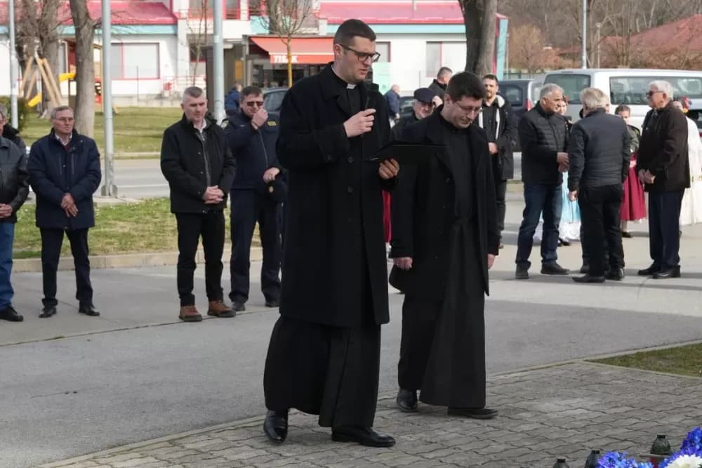 Svečano i dostojanstveno u Sibinju: Odana počast žrtvama i obilježen Dan općine