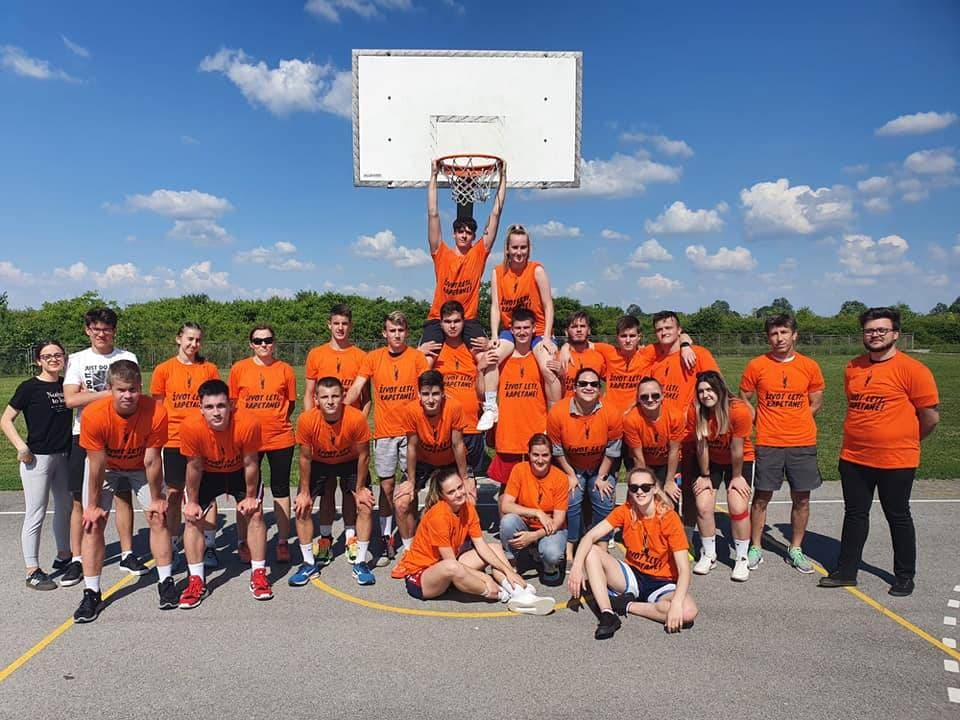 ZLATNI LUG: Sjetili se Halida njegovim pjesmama iz grla više pjevača