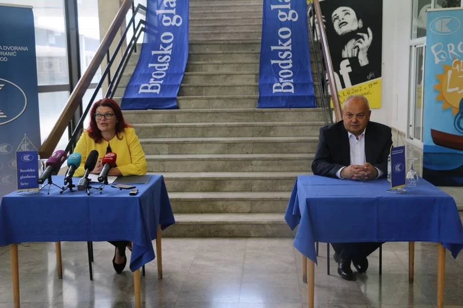 ZLATNI LUG: Sjetili se Halida njegovim pjesmama iz grla više pjevača