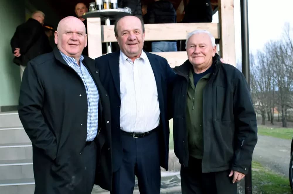 Bivši državni inspektor cestovnog prometa Mata Benakić proslavio 75.rođendan - pjevali mu Đenka, Štef i Satir