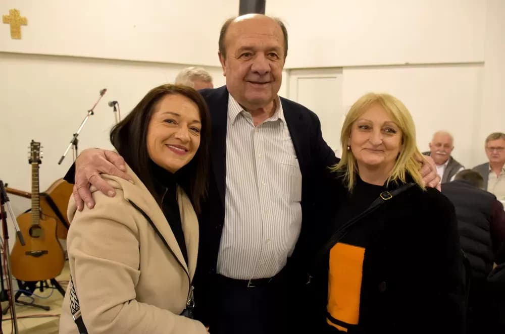 Bivši državni inspektor cestovnog prometa Mata Benakić proslavio 75.rođendan - pjevali mu Đenka, Štef i Satir