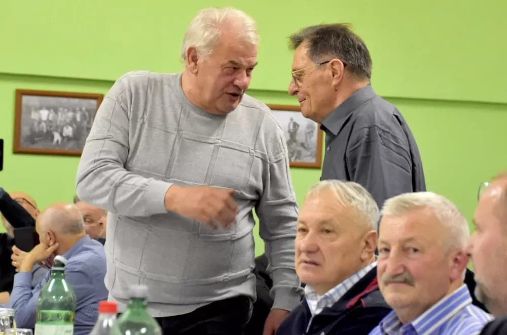 Bivši državni inspektor cestovnog prometa Mata Benakić proslavio 75.rođendan - pjevali mu Đenka, Štef i Satir
