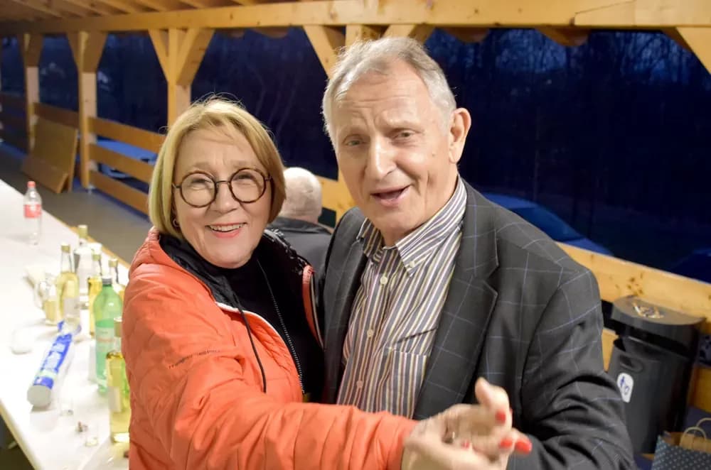 Bivši državni inspektor cestovnog prometa Mata Benakić proslavio 75.rođendan - pjevali mu Đenka, Štef i Satir