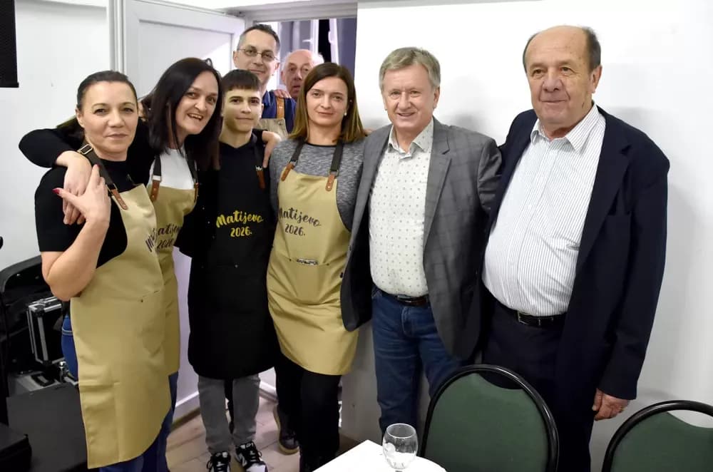Bivši državni inspektor cestovnog prometa Mata Benakić proslavio 75.rođendan - pjevali mu Đenka, Štef i Satir