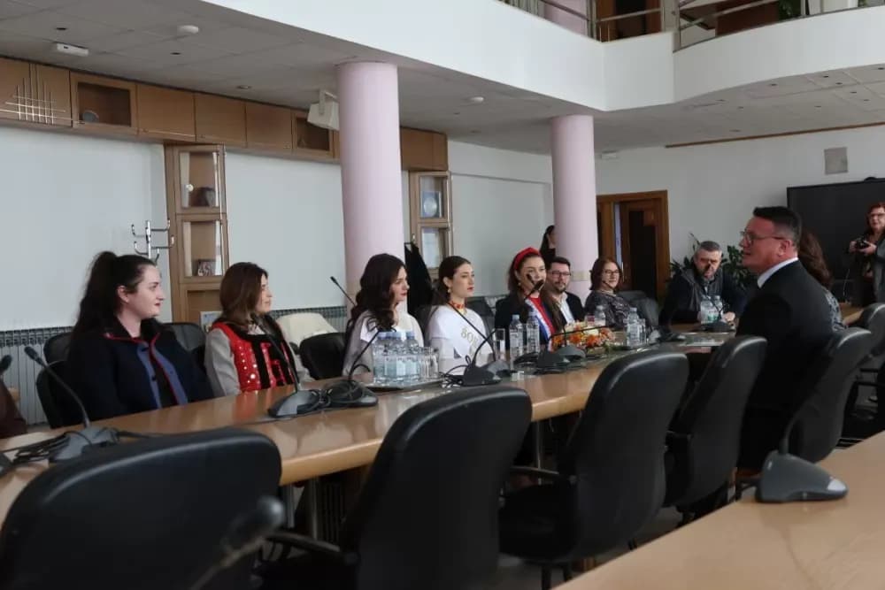 Nagrađene Šokice i snaše na prijemu kod župana Marušića: Nekog odgojiti u duhu da čuva kulturu i tradiciju je nešto veliko