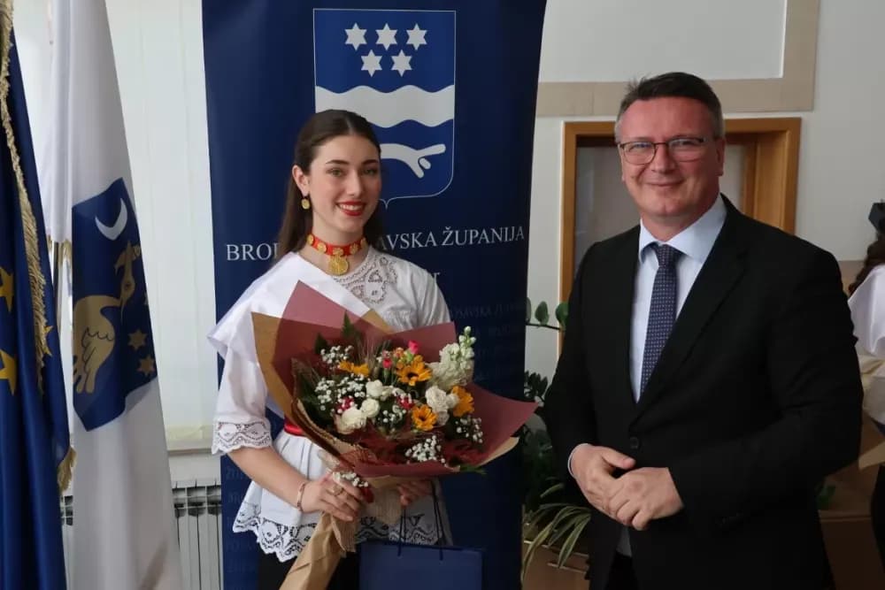 Nagrađene Šokice i snaše na prijemu kod župana Marušića: Nekog odgojiti u duhu da čuva kulturu i tradiciju je nešto veliko