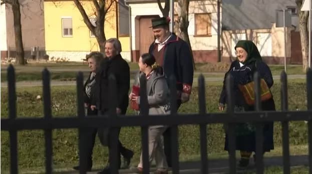 Svake nedjelje u nošnjama: Mladi supružnici koji vraćaju duh prošlih vremena