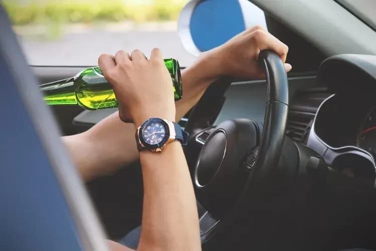 Alkotest pokazao 1,78 promila: Vozač kamiona završio u policiji