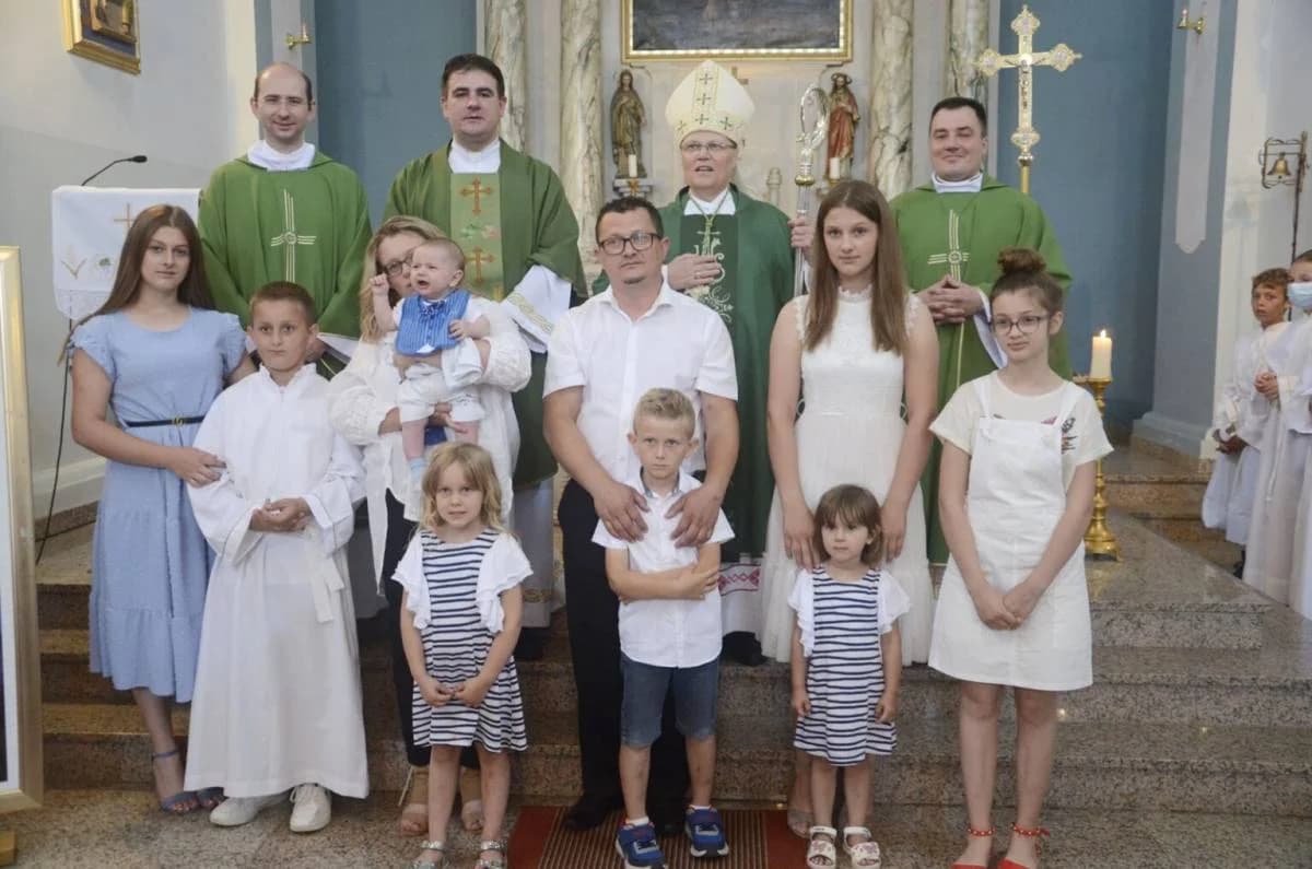 Jubilarni Dan žena u Tornju uz Dubu Biondića i Papučke vile