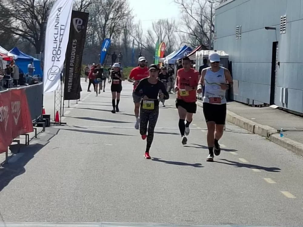 Slavonski Brod ugostio više od 300 trkača na 9. Polojskoj utrci