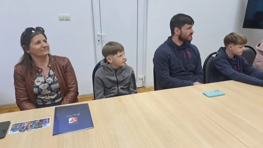 Načelnik Daniel Grgić primio mlade obitelji i sportaše: ʼDjeca su naša budućnost i najveće bogatstvoʼ