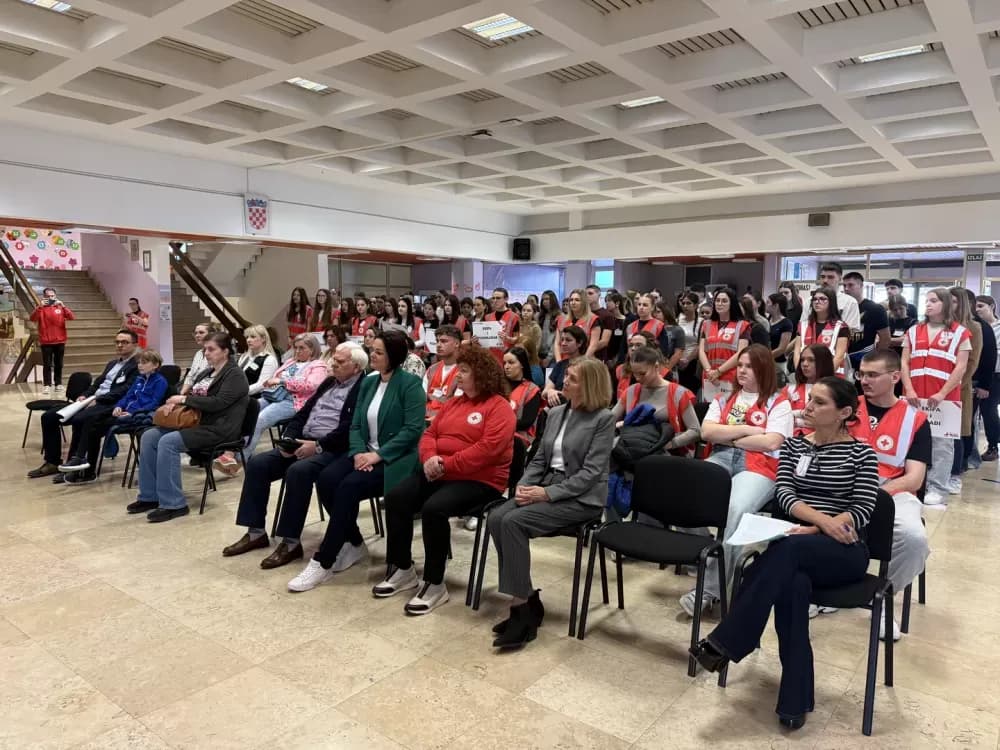 Mladi pokazali znanje iz prve pomoći na gradskom natjecanju Crvenog križa